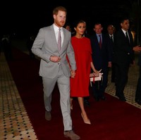 Pangeran Harry dan Meghan Markle tiba di Casablanca Airport, Maroko, Sabtu (23/2/2019) malam. Dikabarkan People, ini adalah kunjungan terakhir mereka sebelum Meghan melahirkan buah hati pertamanya. (Foto: Getty Images)