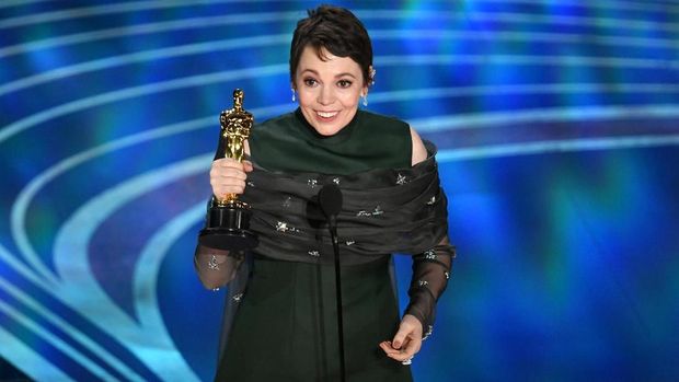 HOLLYWOOD, CALIFORNIA - FEBRUARY 24: Olivia Colman accepts the Actress in a Leading Role award for 'The Favourite' onstage during the 91st Annual Academy Awards at Dolby Theatre on February 24, 2019 in Hollywood, California. (Photo by Kevin Winter/Getty Images)