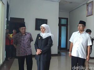Khofifah akan Bangun Pabrik Pengolahan Limbah B3 di Lamongan
