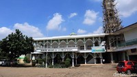 Masjid Al Jauhar Yasfi yang lokasinya berada persis di samping GKP Kampung Sawah (Randy/detikTravel)