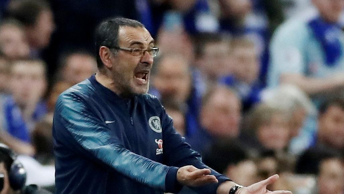 Gianfranco Zola merasa Maurizio Sarri terlalu cepat meninggalkan Chelsea (Foto: Carl Recine/Action Images via Reuters)