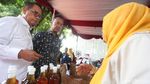 Mensos Agus Gumiwang Tinjau Produk Kube di Cilacap