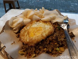 Begini Rasa Nasi Goreng yang Diaduk Dengan Alat Mekanik