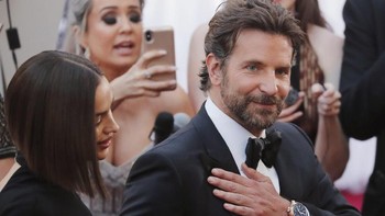 Bradley Cooper unggul pada urutan ke-3 dengan 91,08% yang mana menonjolkan hidung, bibir, dagu, dan kening yang masing-masing mendapat skor di atas 90%. Foto: REUTERS/Lucas Jackson