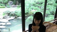 Bersantai sambil relaksasi ditemani dengan teh hijau khas Jepang yang hangat. Foto: Instagram@mariekondo