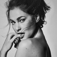 Memiliki tinggi badan 178 cm, Francesca kerap kali didapuk menjadi model beberapa pakaian dalam. Kariernya di dunia modelling juga terbilang sukses. Francesca pernah tampil sebagai model untuk beberapa produk ternama seperti Elodis Paris dan Guess.Foto: Instagram @francescasofianovello