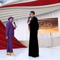 Billy juga mengatakan ingin memadukan unsur feminin dan maskulin pada gaya busananya. Menurutnya, dia bukanlah seorang drag queen hanya karena senang memakai baju wanita. Aku adalah pria yang memakai gaun, tegasnya. Foto: Getty Images