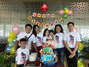 Tetap Akrab, Betharia Sonata Ikut Rayakan Ultah Anak Mantan Suami