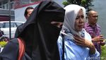 Bercadar, Mulan Jenguk Ahmad Dhani di Rutan Medaeng