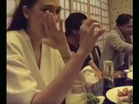 Intip Lagi Kenangan Makan Malam Syahrini Bareng Reino-Luna Maya