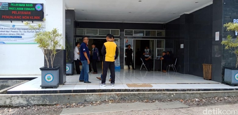 RSUD Pagelaran Cianjur Berhentikan Ratusan Tenaga Honorer RSUD Pagelaran Cianjur Berhentikan Ratusan Tenaga Honorer