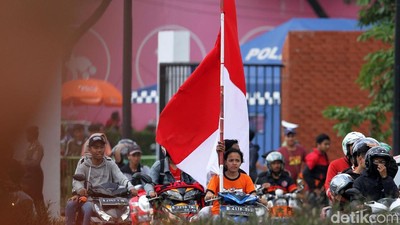 Jakmania Datangi GBK Tonton Persija vs Becamex