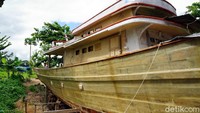 Untuk kapal berukuran besar (kapasitas 29 Ton), harganya menembus angka Rp 200 juta. Kapal ini bisa digunakan untuk berburu tuna (Wahyu/detikTravel)  