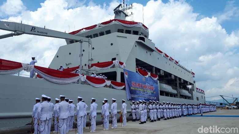 Menhan Hadiri Serah-Terima KRI Teluk Lada-521 di Lampung Menhan Hadiri Serah-Terima KRI Teluk Lada-521 di Lampung