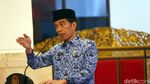 Momen Jokowi dan Pegawai Negeri Kompak Berseragam Korpri