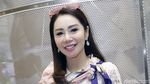 Femmy Permatasari Temani Calon Suami Fitting Jas Puluhan Juta