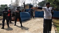 Simulasi ini menampilkan sejumlah aksi yang merupakan tugas pasukan PLP saat mengamankan wilayah perairan Indonesia, diantaranya melaksanakan kegiatan penjagaan, pengamanan dan penertiban peraturan di bidang pelayaran di perairan laut dan pantai.