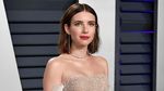 Gaya Seksi Emma Roberts dengan Dress Menerawang