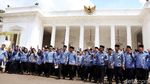 Momen Jokowi dan Pegawai Negeri Kompak Berseragam Korpri