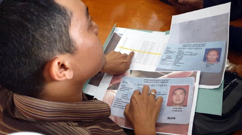 Disdukcapil Jabar Tunda Pembuatan e-KTP WNA hingga Pemilu 2019 Disdukcapil Jabar Tunda Pembuatan e-KTP WNA hingga Pemilu 2019