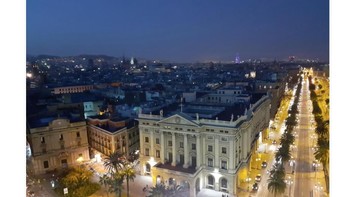 Foto terakhir yang memamerkan kemampuan Nightscape Realme 3 (atas) dibandingkan dengan Galaxy M20 (bawah). Bagaimana menurut kalian? Foto: GSM Arena