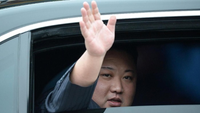 Kim Jong-Un Tiba di Vietnam The train which transported North Koreas leader Kim Jong Un to Vietnam leaves Dong Dang railway station, Vietnam, at the border with China, February 26, 2019. REUTERS/Athit Perawongmetha