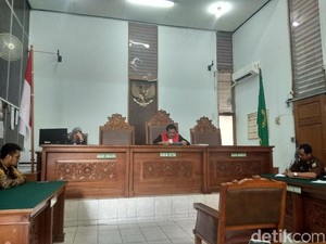 Hakim Tolak Praperadilan MAKI soal Kasus Korupsi Kondensat