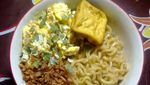 10 Ide Nikmati Mie Instan Goreng Buat Sarapan Enak