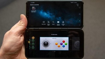 Sebelum demam ponsel layar lipat mendunia, LG meluncurkan V50 yang bisa dihubungkan dengan aksesoris bernama LG DualScreen yang berisi layar kedua. Foto: Pocket Lint