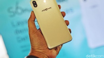 Ponsel ini ditenagai chipset SC9850K Quad Core 1,3 GHz.  (Foto: detikINET/Adi Fida Rahman)