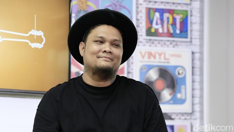 Kepanikan Virgoun Ketika Putrinya Makan Upil/Foto: Asep Syaifullah/detikHOT Kepanikan Virgoun Ketika Putrinya Makan Upil/Foto: Asep Syaifullah/detikHOT