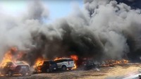 Laporan terakhir dari Motor1 mengatakan api sudah berhasil dikendalikan. Hingga berita ini dilansir tidak ada korban jiwa atau luka-luka dalam peristiwa ini. Begitu juga dengan angka kerugian, saat ini belum ada data mengenai kerugian yang ditaksir akibat kebakaran mobil tersebut. Foto: Istimewa