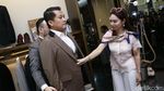 Femmy Permatasari Temani Calon Suami Fitting Jas Puluhan Juta