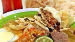 Biar Hangat Pagi Ini Enaknya Sarapan Lontong Kari yang GUrih Mantap