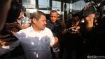 Jurus Bungkam Bupati Bengkalis Usai Diperiksa KPK