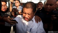 Begini ekspresi bungkam Bupati Bengkalis Amril Mukminin bungkam usai diperiksa KPK.