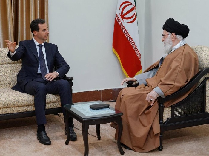 Syrias President Bashar al-Assad meets with Iranian Supreme Leader Ayatollah Ali Khamenei in Tehran, Iran in this handout released by SANA on February 25, 2019. SANA/Handout via REUTERS ATTENTION EDITORS - THIS IMAGE WAS PROVIDED BY A THIRD PARTY. REUTERS IS UNABLE TO INDEPENDENTLY VERIFY THIS IMAGE