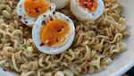 10 Ide Nikmati Mie Instan Goreng Buat Sarapan Enak