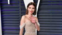 Emma Roberts saat hadir di acara Vanity Fair Oscar Party di California, Amerika Serikat pada Minggu (24/2) malam. Dia Dipasupil/Getty Images