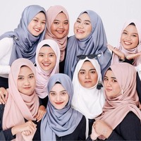 Grup acapella Bahiyya Haneesa mencuri perhatian publik setelah video cover mereka viral. Pada video tersebut, delapan personelnya yang memakai hijab berhasil menyanyikan lagu Solo dari Jenny Blackpink dengan teknik acapella. Foto: Instagram/BahiyyaHanessa