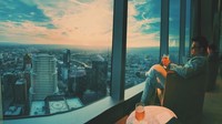 Dua tahun yang lalu, Wijin menikmati senja sambil meminum segelas minuman dingin. Saat itu, dirinya tengah berada di Los Angeles, Amerika Serikat. Foto: Instagram jaysforeal