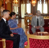 Begitu pula untuk riasan wajah dan hair do, dibiarkan simpel sehingga mempertegas kecantikan Meghan yang alami. (Foto: Getty Images)