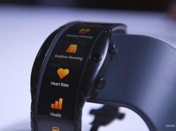 Penampakan Smartwatch Nubia yang Punya Layar Lengkung