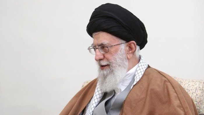 In this photo released by an official website of the office of the Iranian supreme leader, Supreme Leader Ayatollah Ali Khamenei speaks with Syrian President Bashar Assad during their meeting in Tehran, Iran, Monday, Feb. 25, 2019. Syrian state-run media say President Bashar Assad has visited Iran and met with officials there on a rare trip abroad. SANA said Assad met with Supreme Leader Ayatollah Ali Khamenei and President Hassan Rouhani on the trip â€” the first time he has traveled anywhere other than Russia since the Syrian civil war erupted nearly eight years ago. (Office of the Iranian Supreme Leader via AP)