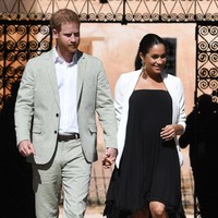 Beberapa yang termahal dipakai ketika kunjungannya ke Maroko dan Australia. Meghan juga sangat jarang memakai busana yang sama dua kali, sehingga hampir semua bajunya adalah baru. Foto: Getty Images