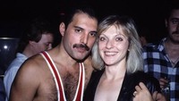 Meski keduanya telah berpisah, Freddie tetap mencintai Mary. Dok. Vintag.es