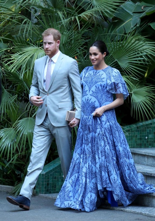 Pangeran Harry dan Meghan Markle tengah melakukan kunjungan resmi ke Maroko. Di hari kedua kunjungan, Senin (25/2/2019), sejoli ini bertemu Raja Muhammad VI di Istana Kerajaan di Rabat. (Foto: Getty Images)