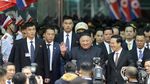 Senyum Cerah Kim Jong Un Saat Tiba di Vietnam