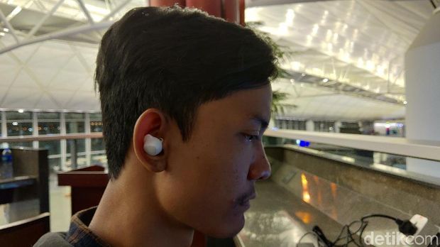 Samsung Galaxy Buds, Layakkah Jadi Penantang Apple AirPods?