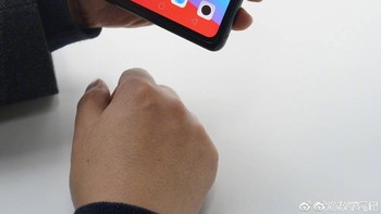 Tapi ini bukalah ponsel prototipe Oppo pertama yang dipamerkan. Foto: Oppo